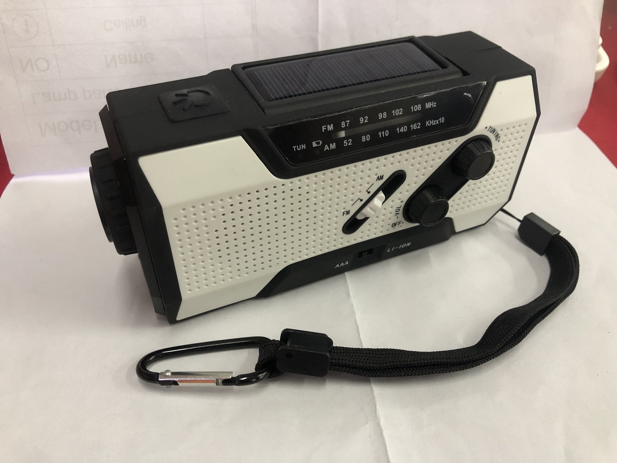 Nödradio med vev och solceller, NOAA väderfunktion, ficklampa, SOS och powerbank